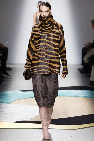 Look 20